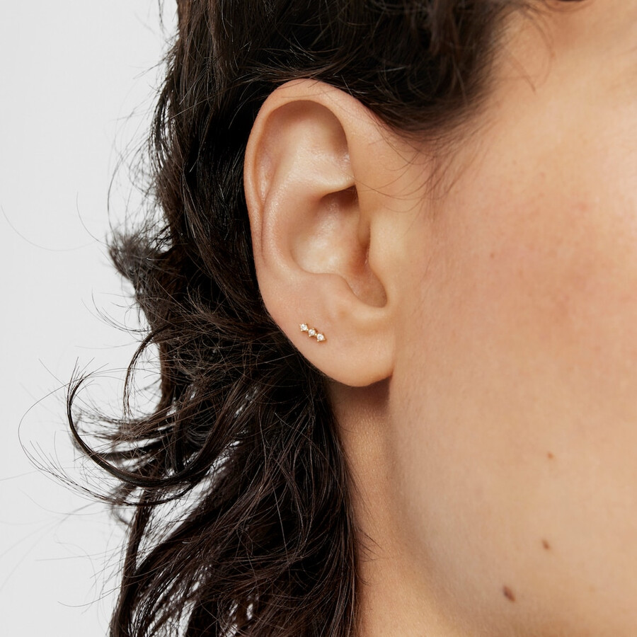 piercing allorecchio con striscia doro e diamanti les classiques