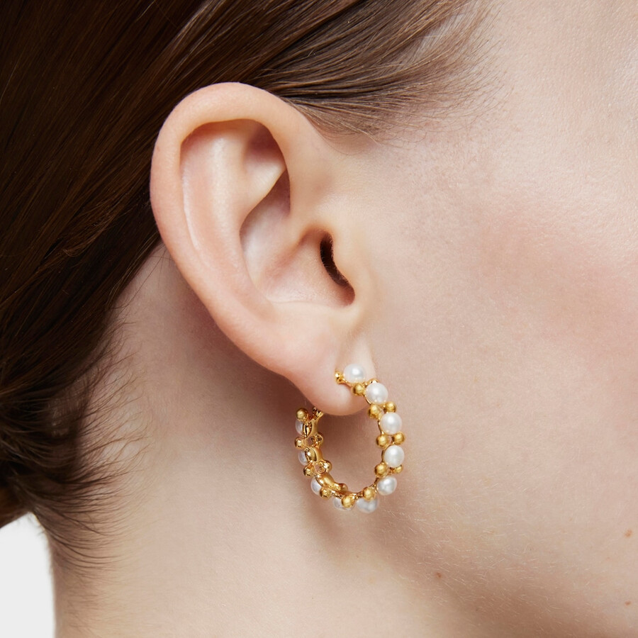 orecchini a triplo cerchio con placcatura in oro 18kt su argento e perle coltivate lucide