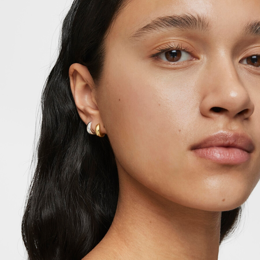 orecchini a cerchio corti e spessi con placcatura in oro 18kt su argento tous basics