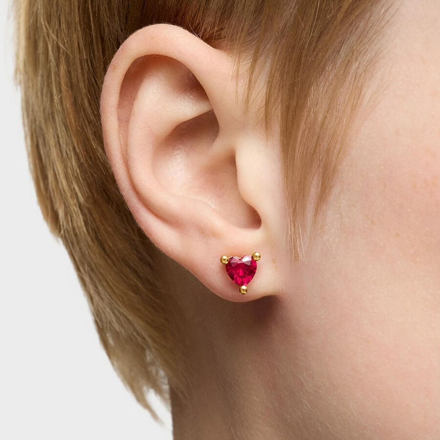 orecchini corti placcati in oro 18kt su argento con rubino coltivato in laboratorio garden of love lgg