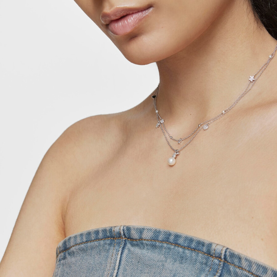 collana corta in oro bianco con diamanti perla coltivata e motivi tous grain