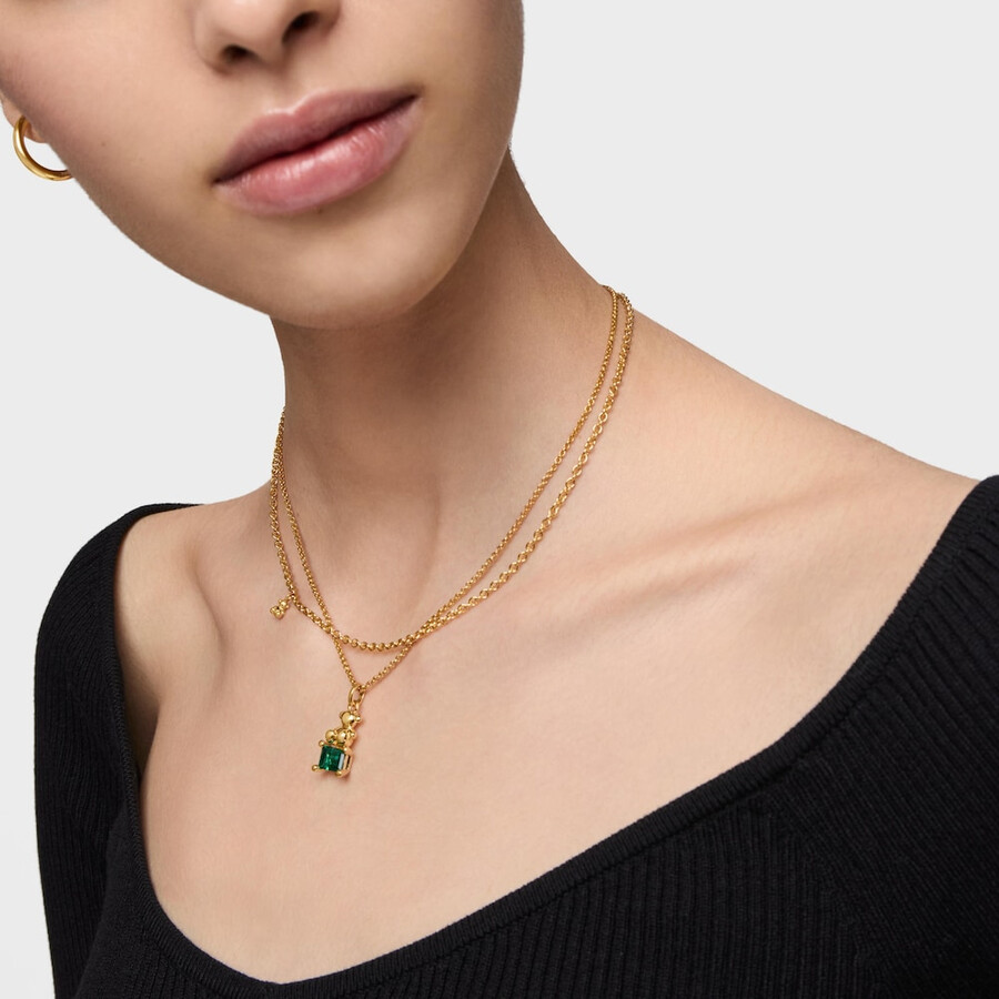 piccolo ciondolo con motivo a orso placcato in oro 18 carati su argento con smeraldo verde coltivato in laboratorio bold bear lgg