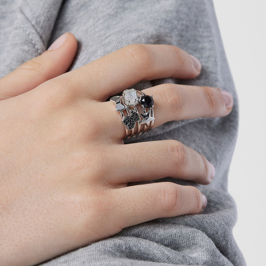 anello in argento con pietre preziose