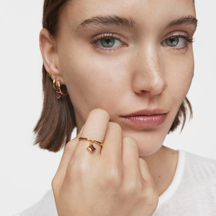 anello piccolo con placcatura in oro 18kt su argento e ciondolo in rodolite tous basic colors