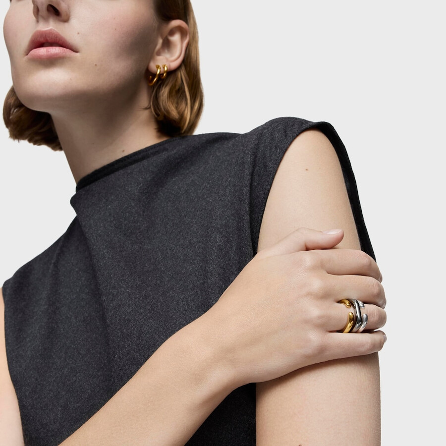 linea di anelli aperti placcati in oro 18kt su argento