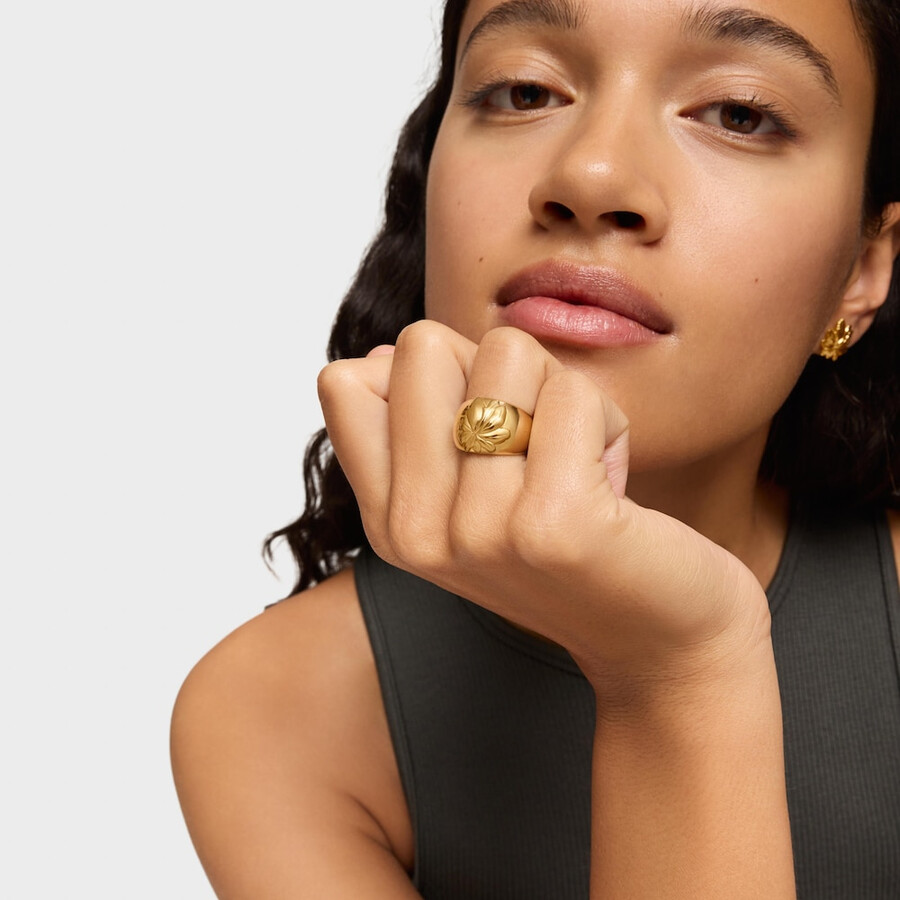 anello con sigillo in argento placcato in oro 18kt con motivo yagrumo