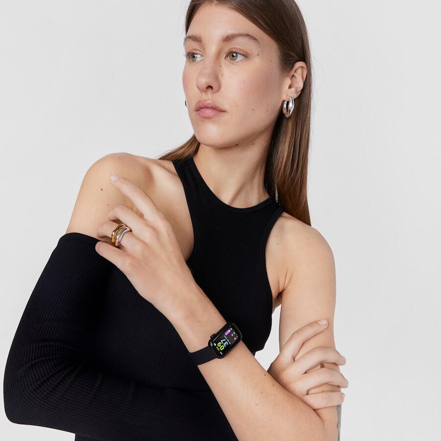 smartwatch con cinturino in nylon e cinturino in silicone nero t-band