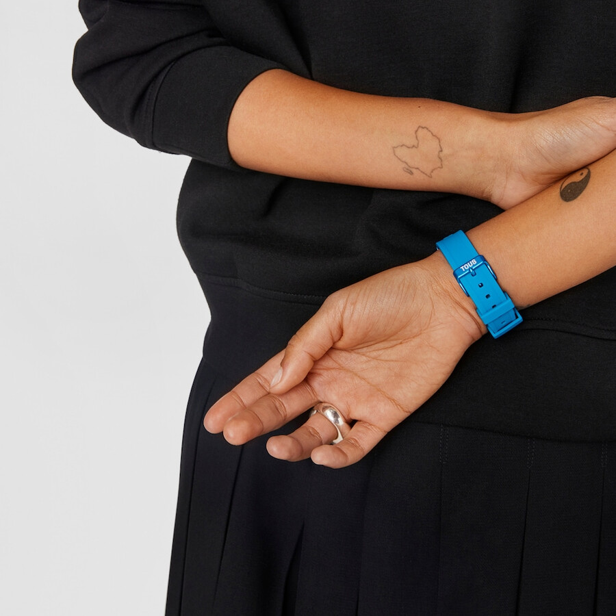 smartwatch con cinturino in nylon e cinturino in silicone blu t-band