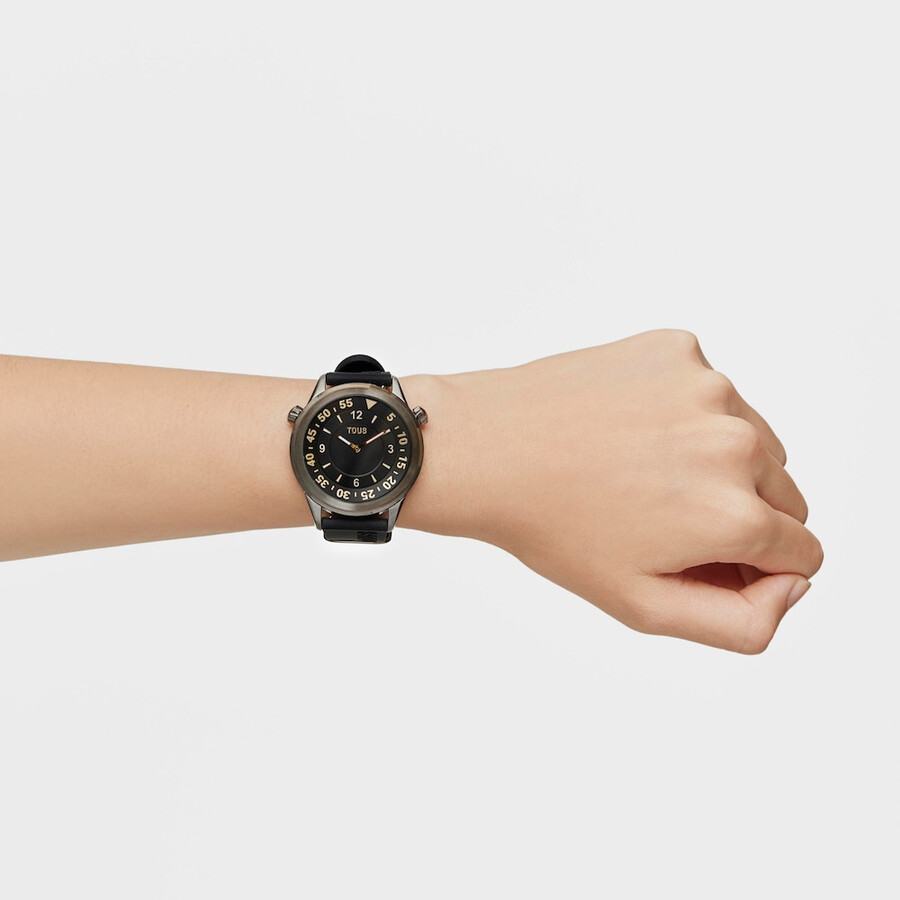 orologio analogico con cinturino in silicone nero e cassa in acciaio ip grigio tous now