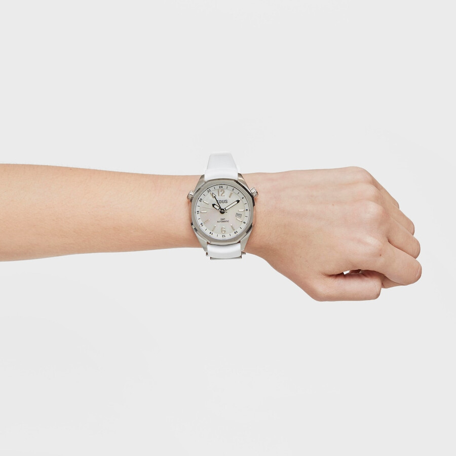 orologio automatico gmt con cinturino in silicone bianco cassa in acciaio e quadrante in madreperla tous now