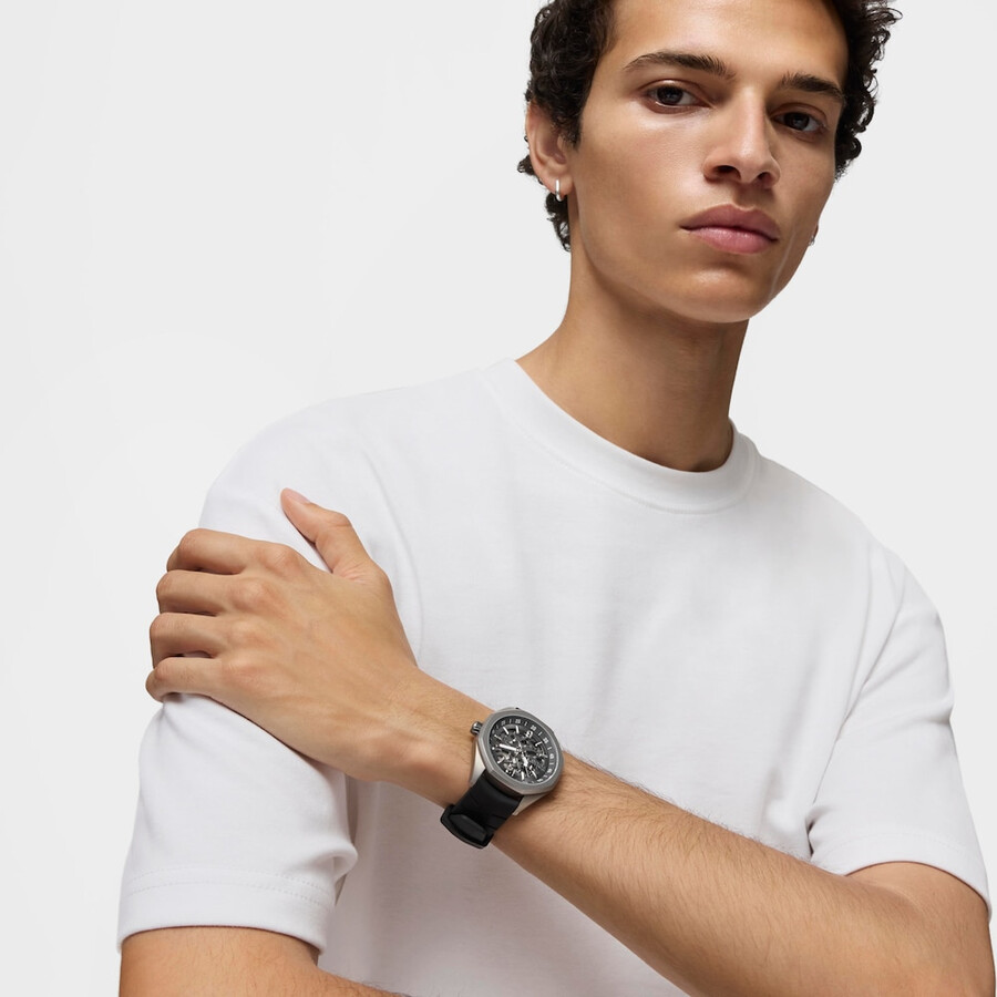 orologio analogico automatico con cassa in titanio e cinturino in gomma nera tous now