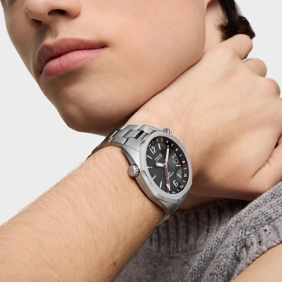 orologio automatico gmt con quadrante in madreperla grigia e bracciale a maglie in acciaio tous now