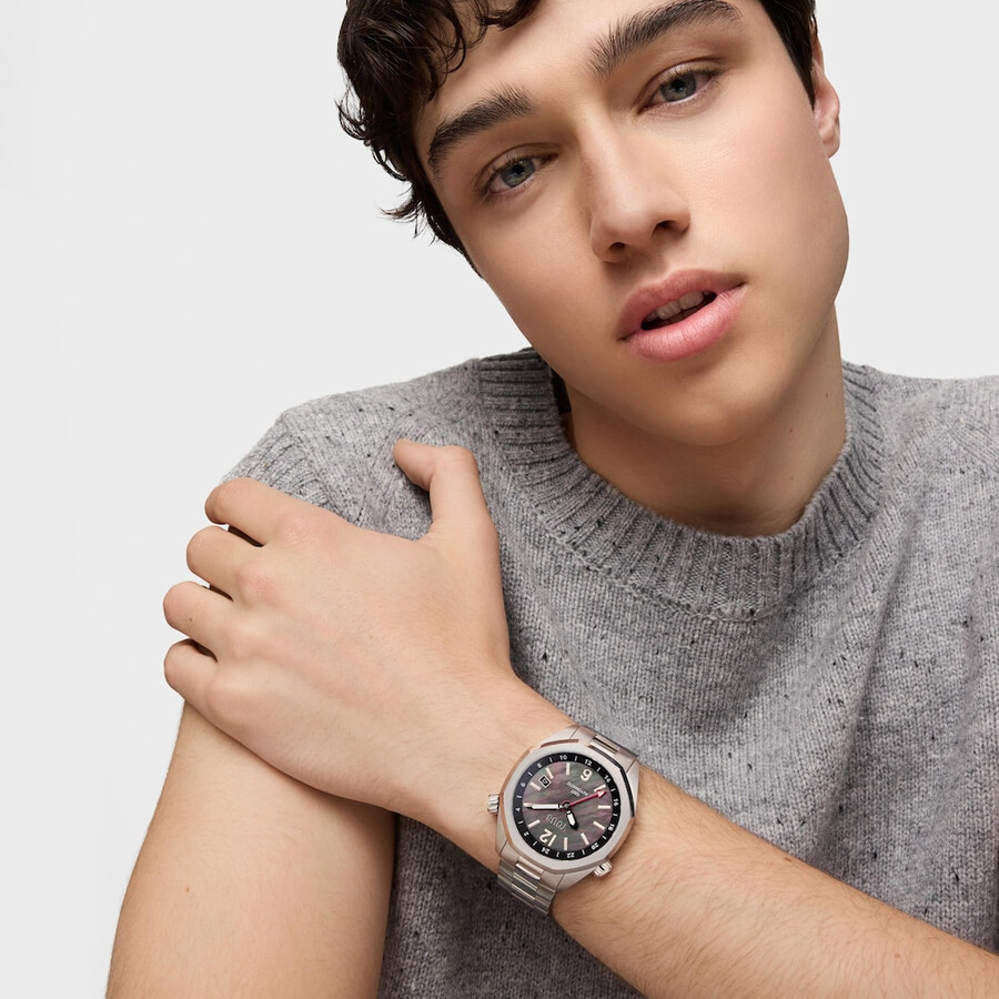 orologio automatico gmt con quadrante in madreperla grigia e bracciale a maglie in acciaio tous now