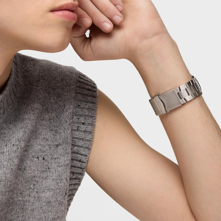 orologio automatico gmt con quadrante in madreperla grigia e bracciale a maglie in acciaio tous now