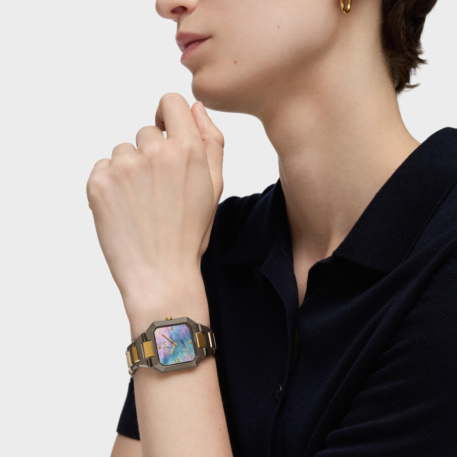 orologio analogico con bracciale in acciaio color nero e oro e quadrante in madreperla grigia karat