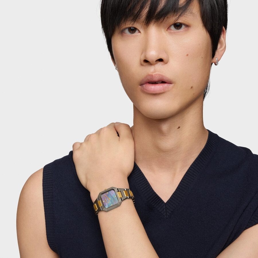 orologio analogico con bracciale in acciaio color nero e oro e quadrante in madreperla grigia karat